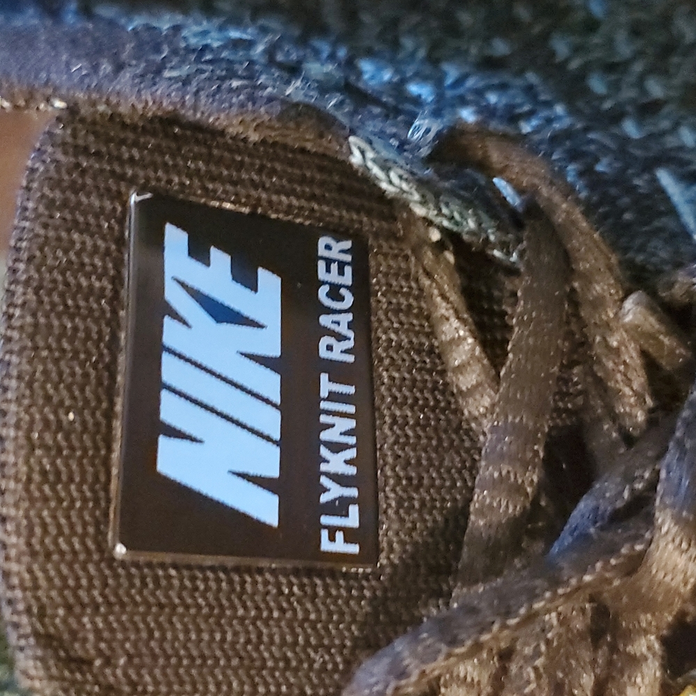 Nike Flyknit Racer - Picture 6 of 12